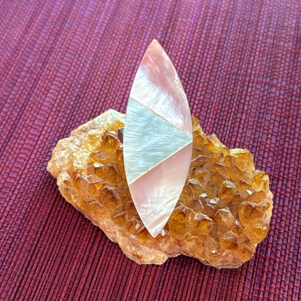Vintage Chunky Mother of Pearl Inlay Statement Ring